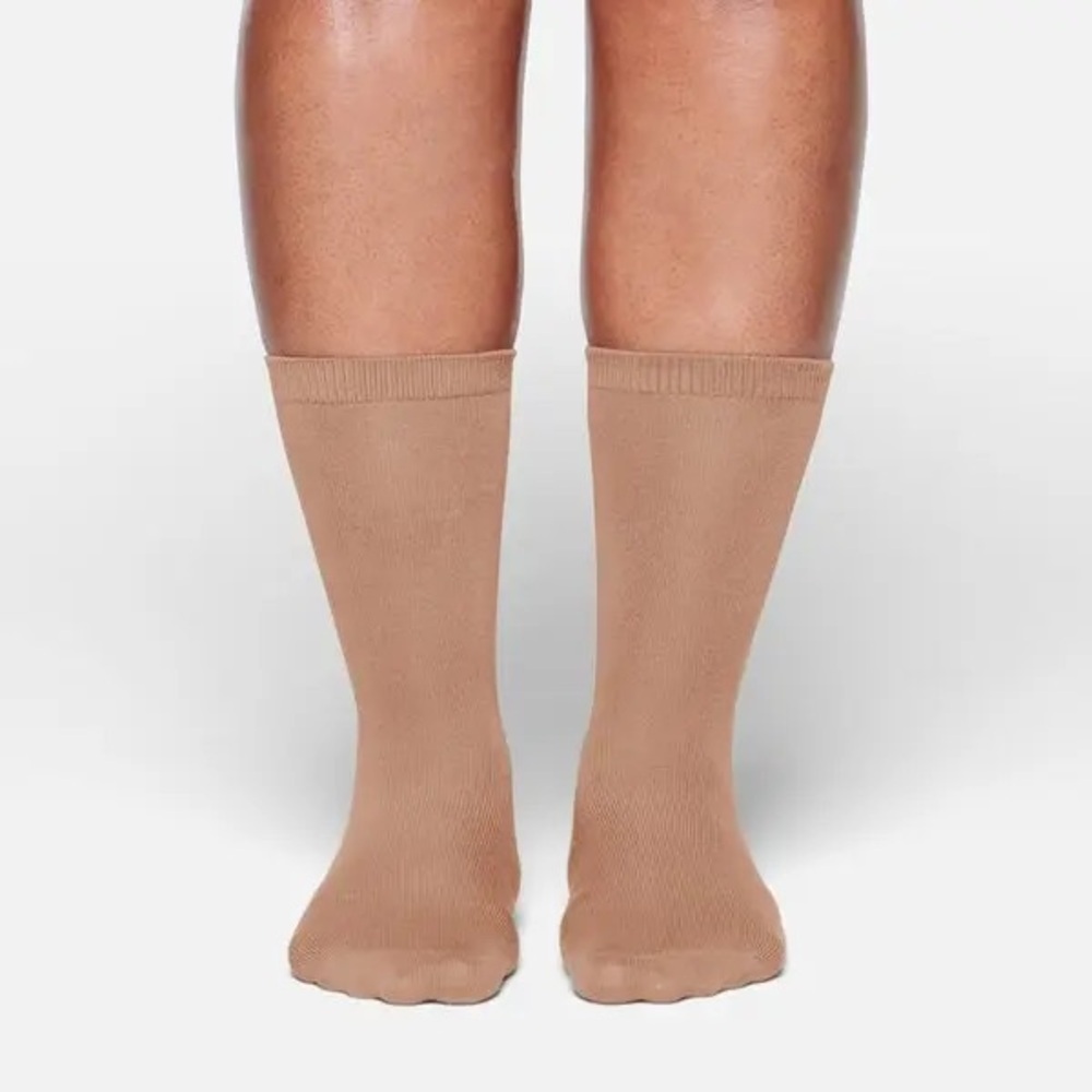 2 Pairs SKIMS Everyday Crew Socks- Sienna- Medium